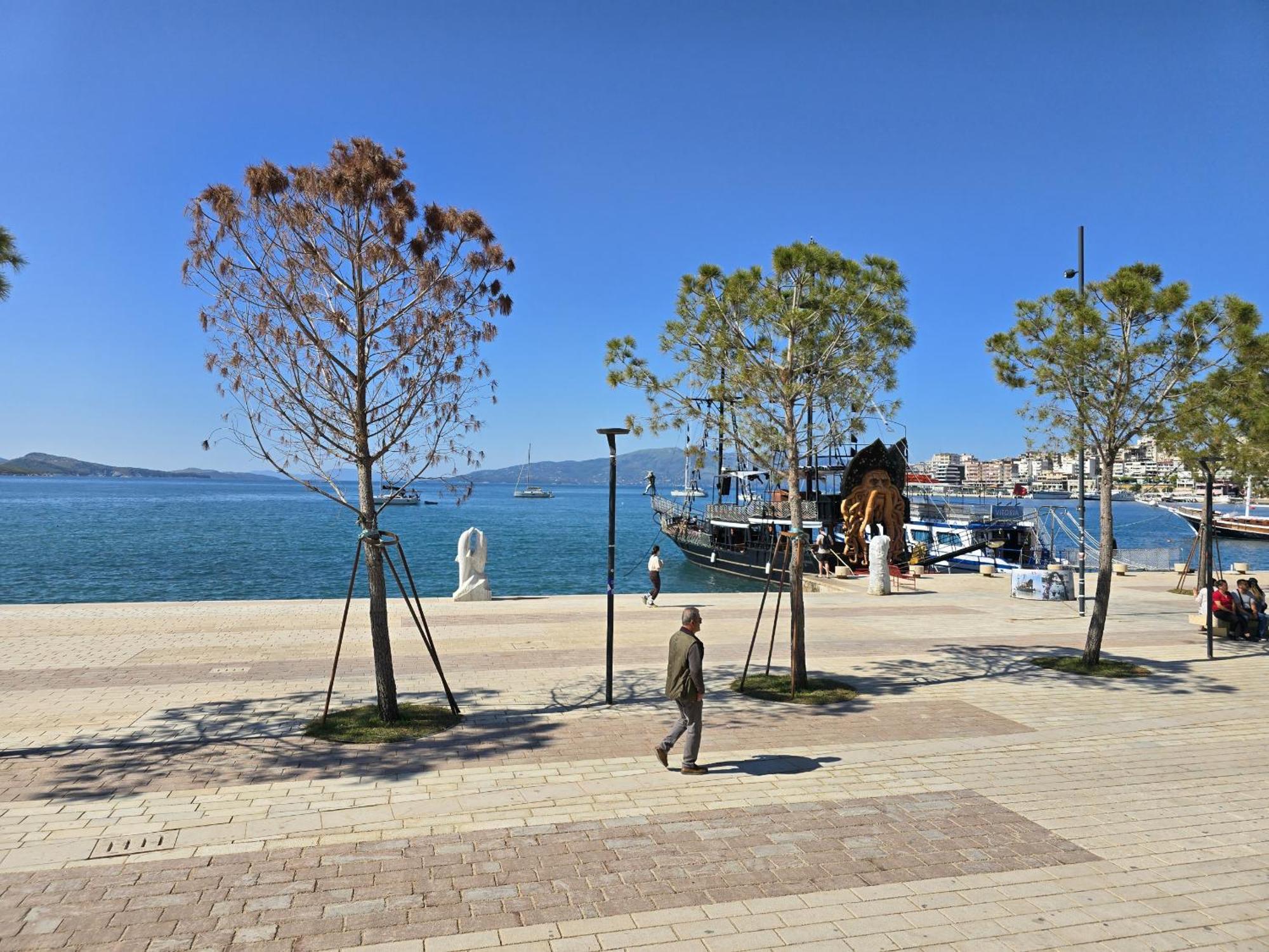 Deep Blue Rooftop - 111 Sarandë Exterior foto