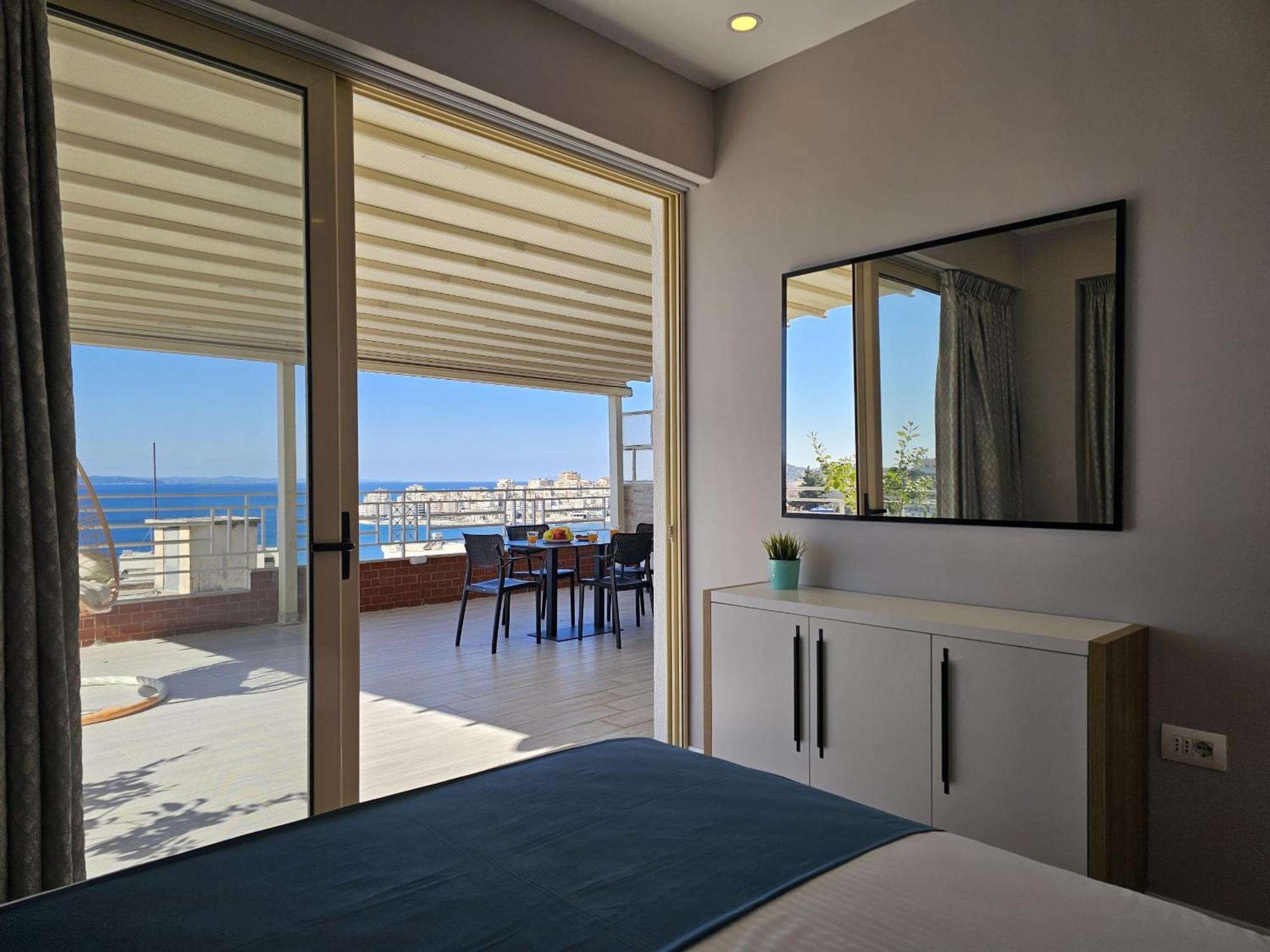 Deep Blue Rooftop - 111 Sarandë Exterior foto