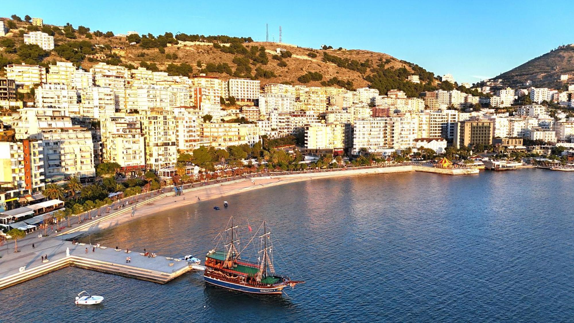 Deep Blue Rooftop - 111 Sarandë Exterior foto